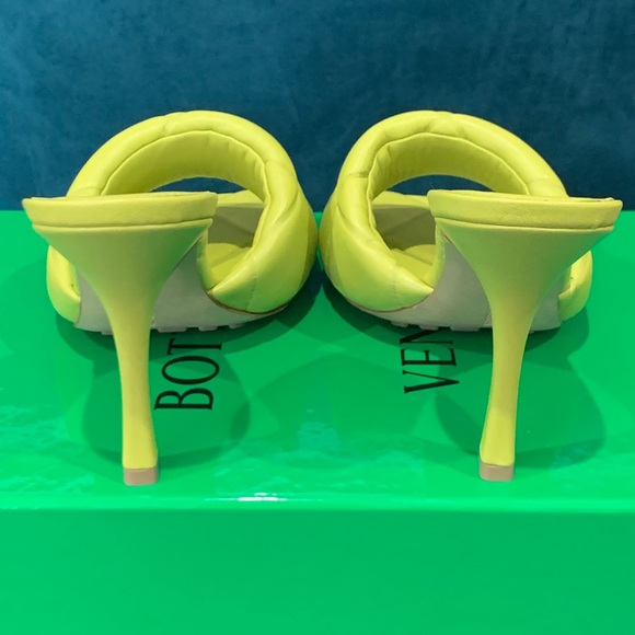 SOLD- Bottega Veneta Sandals Size 39.5 - Picture 3 of 5